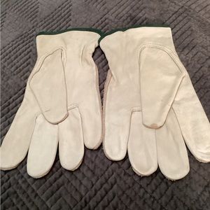 Mens leather cowhide work gloves, size M.       112